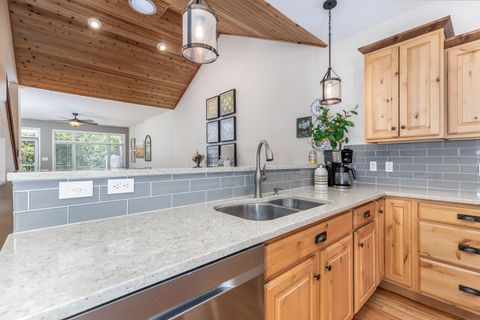 Tiny photo for 1985 Alinda Avenue, Ottawa, IL 61350 (MLS # 12619941)