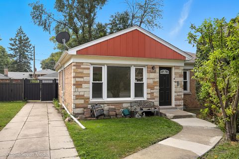 Tiny photo for 314 E 31st Street, La Grange Park, IL 60526 (MLS # 12532483)