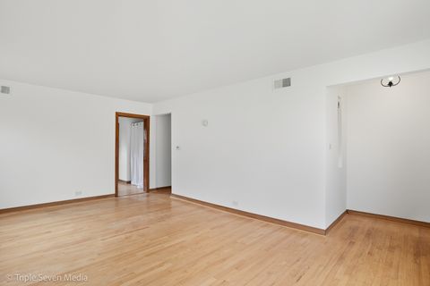 Tiny photo for 314 E 31st Street, La Grange Park, IL 60526 (MLS # 12532483)