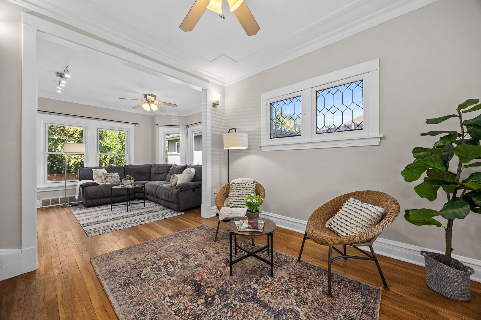 198 W QUINCY Street
