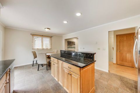 Tiny photo for 111 S Brighton Place, Arlington Heights, IL 60004 (MLS # 12608398)