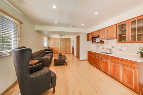 Tiny photo for 111 S Brighton Place, Arlington Heights, IL 60004 (MLS # 12608398)