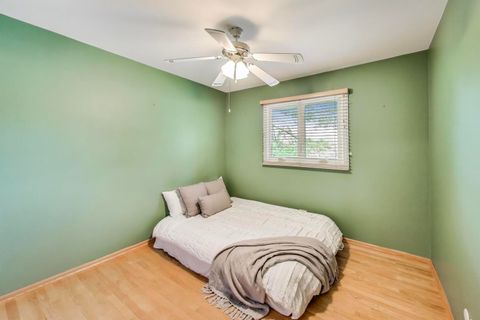 Tiny photo for 111 S Brighton Place, Arlington Heights, IL 60004 (MLS # 12608398)