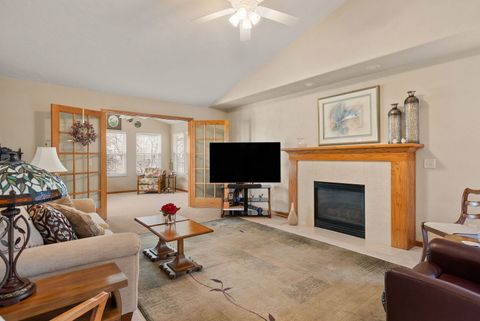 Tiny photo for 5016 56TH Avenue Court, Bettendorf, IA 52722 (MLS # 12613442)