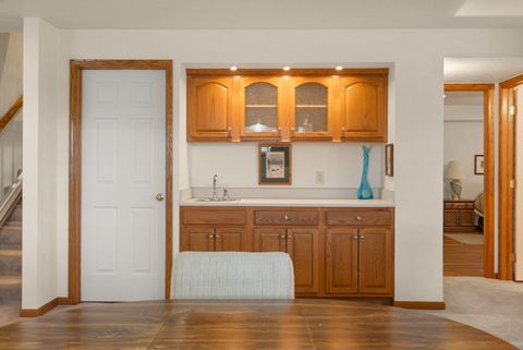 Tiny photo for 5016 56TH Avenue Court, Bettendorf, IA 52722 (MLS # 12613442)