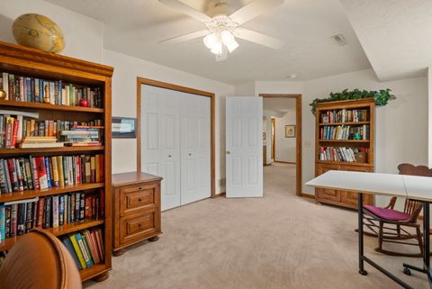 Tiny photo for 5016 56TH Avenue Court, Bettendorf, IA 52722 (MLS # 12613442)