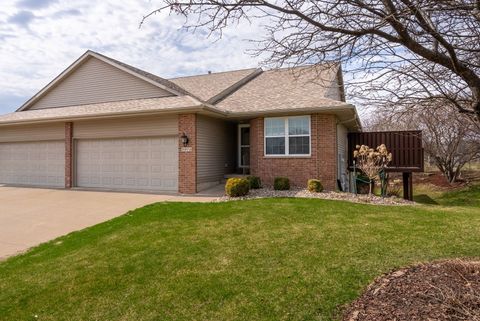 Tiny photo for 5016 56TH Avenue Court, Bettendorf, IA 52722 (MLS # 12613442)