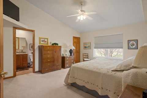 Tiny photo for 5016 56TH Avenue Court, Bettendorf, IA 52722 (MLS # 12613442)