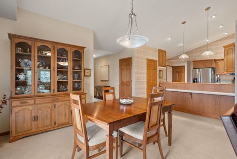 Tiny photo for 5016 56TH Avenue Court, Bettendorf, IA 52722 (MLS # 12613442)