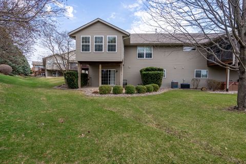 Tiny photo for 5016 56TH Avenue Court, Bettendorf, IA 52722 (MLS # 12613442)