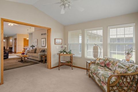 Tiny photo for 5016 56TH Avenue Court, Bettendorf, IA 52722 (MLS # 12613442)