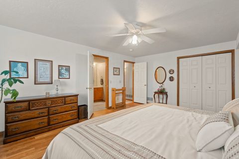 Tiny photo for 5016 56TH Avenue Court, Bettendorf, IA 52722 (MLS # 12613442)