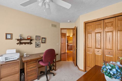 Tiny photo for 5016 56TH Avenue Court, Bettendorf, IA 52722 (MLS # 12613442)