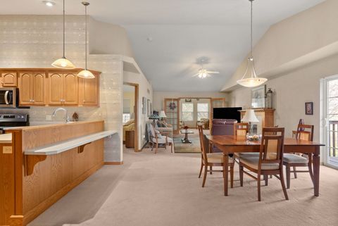 Tiny photo for 5016 56TH Avenue Court, Bettendorf, IA 52722 (MLS # 12613442)