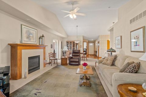 Tiny photo for 5016 56TH Avenue Court, Bettendorf, IA 52722 (MLS # 12613442)