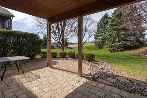 Tiny photo for 5016 56TH Avenue Court, Bettendorf, IA 52722 (MLS # 12613442)