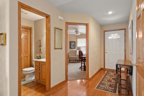 Tiny photo for 5016 56TH Avenue Court, Bettendorf, IA 52722 (MLS # 12613442)