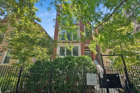 Photo of 875 N Paulina Street #3, Chicago, IL 60622 (MLS # 12662922)