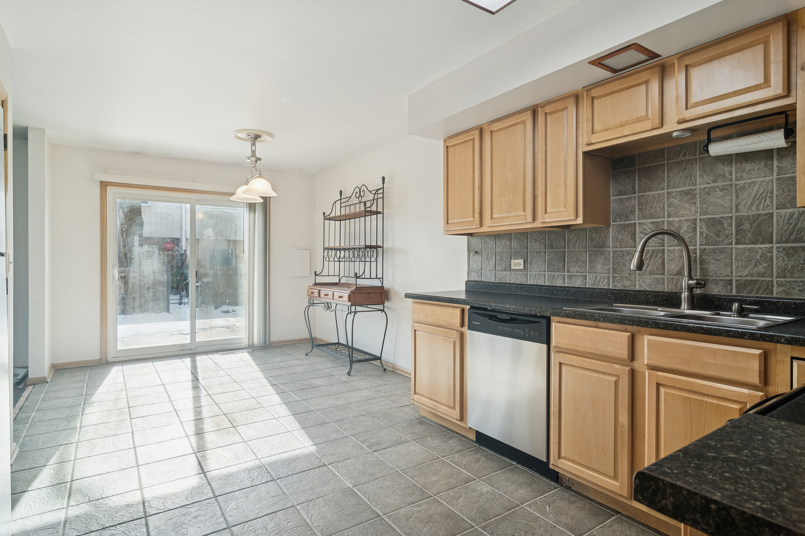 1533 N ARLINGTON HEIGHTS Road D