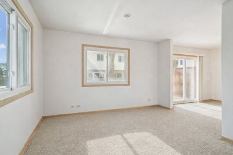 Tiny photo for 1533 N ARLINGTON HEIGHTS Road #D, Arlington Heights, IL 60004 (MLS # 12553568)