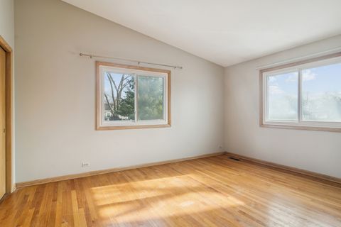 Tiny photo for 1533 N ARLINGTON HEIGHTS Road #D, Arlington Heights, IL 60004 (MLS # 12553568)