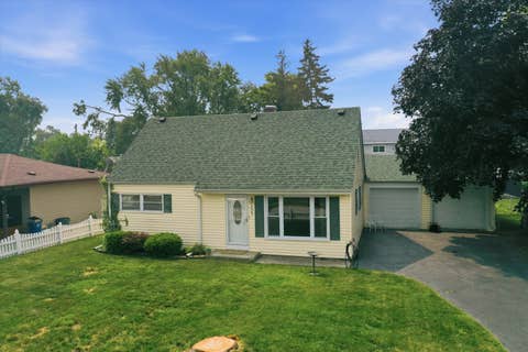 Tiny photo for 4847 W 84th Place, Burbank, IL 60459 (MLS # 12708912)