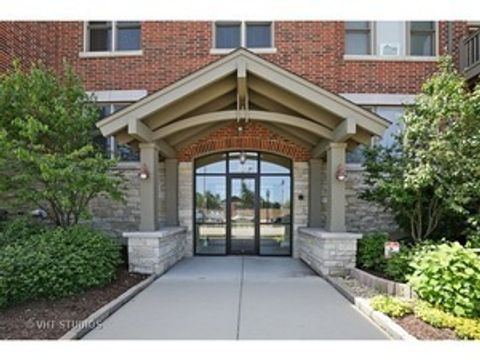 Tiny photo for 271 E Railroad Avenue #302, Bartlett, IL 60103 (MLS # 12488916)