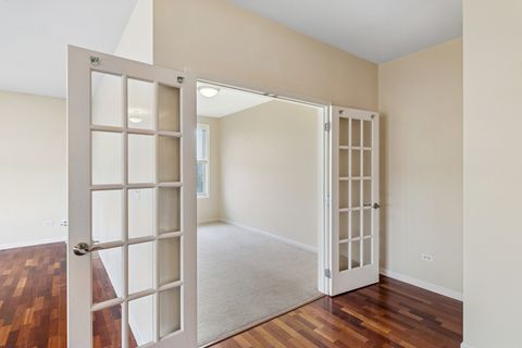 Tiny photo for 271 E Railroad Avenue #302, Bartlett, IL 60103 (MLS # 12488916)