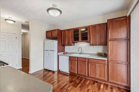 Tiny photo for 271 E Railroad Avenue #302, Bartlett, IL 60103 (MLS # 12488916)