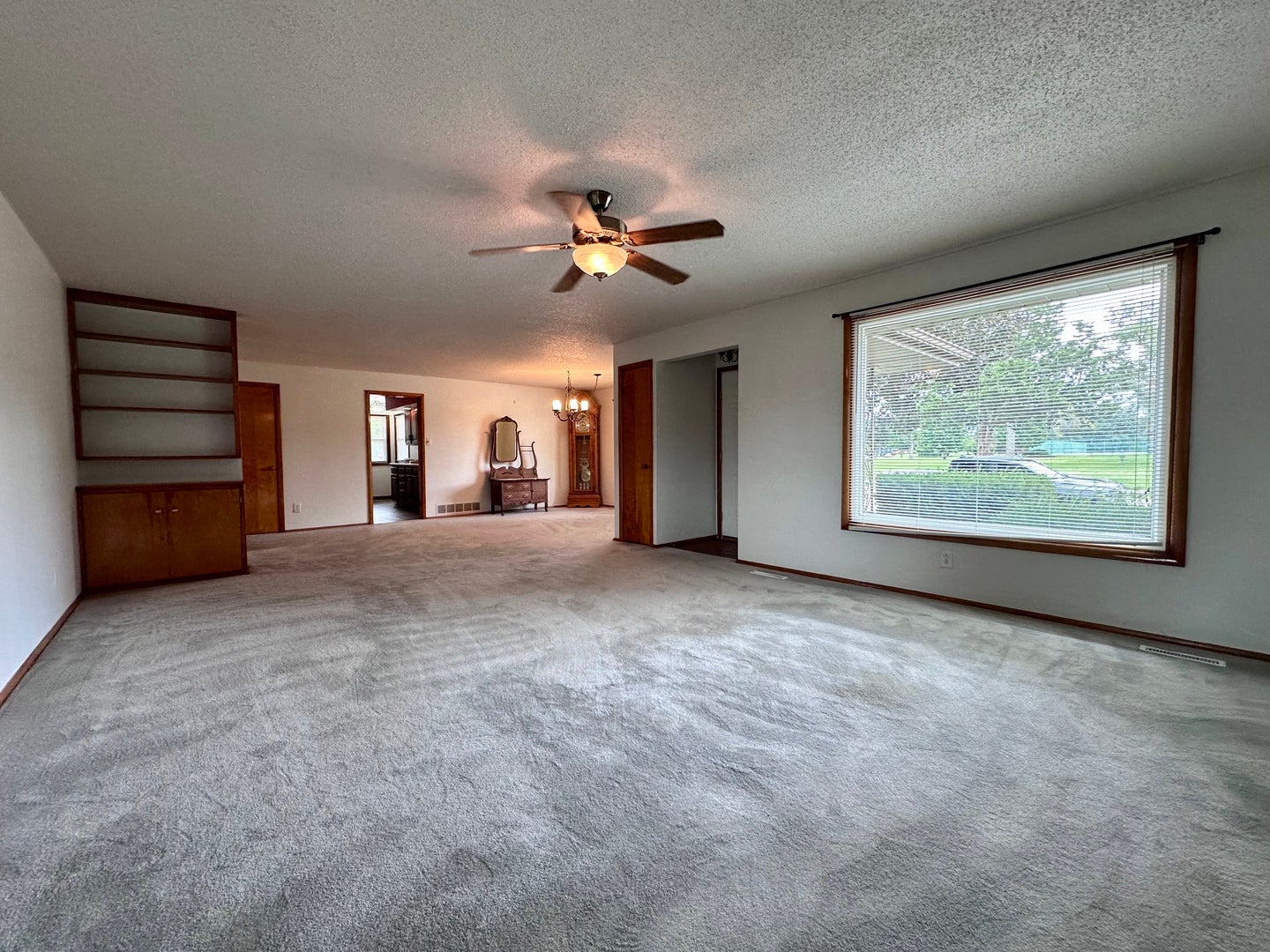 1507 Ave F