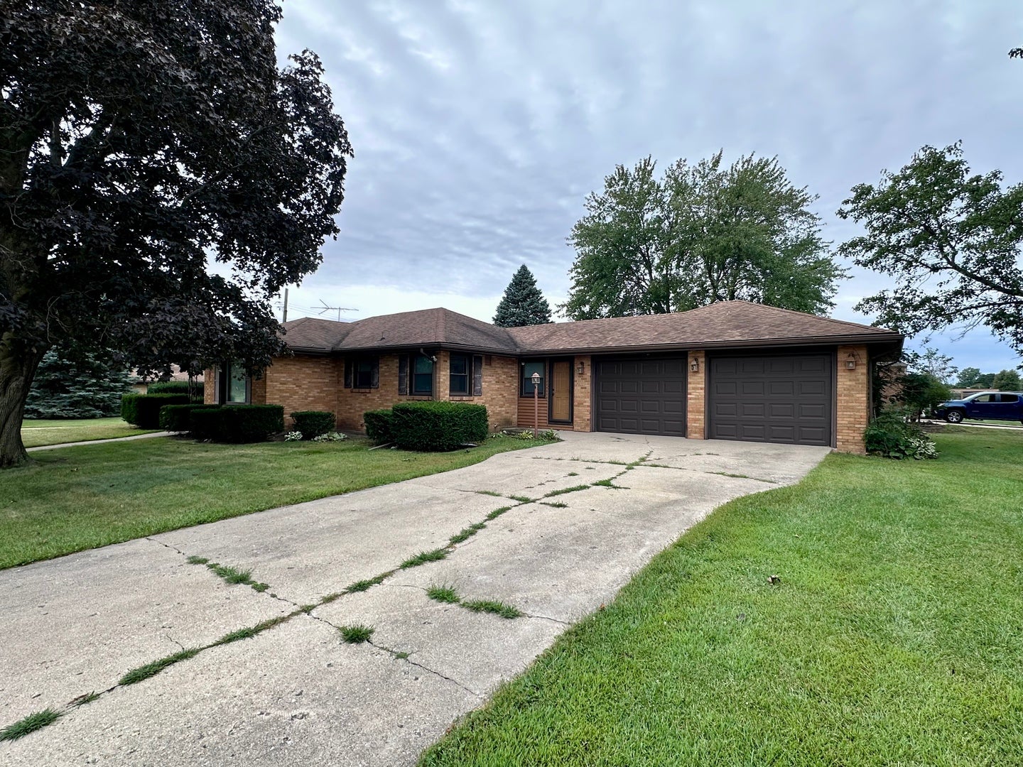 1507 Ave F