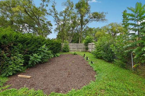 Tiny photo for 39161 N Holdridge Avenue, Beach Park, IL 60099 (MLS # 12489245)