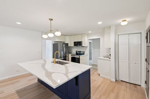 Tiny photo for 39161 N Holdridge Avenue, Beach Park, IL 60099 (MLS # 12489245)