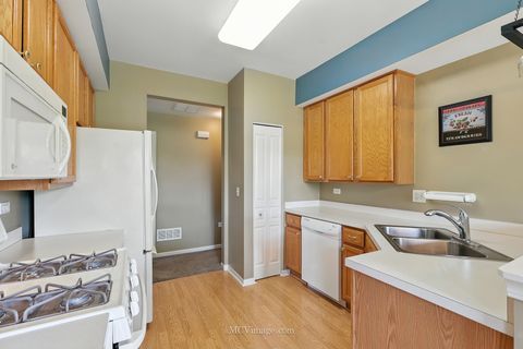 Tiny photo for 24806 Gates Court #24806, Plainfield, IL 60585 (MLS # 12468349)