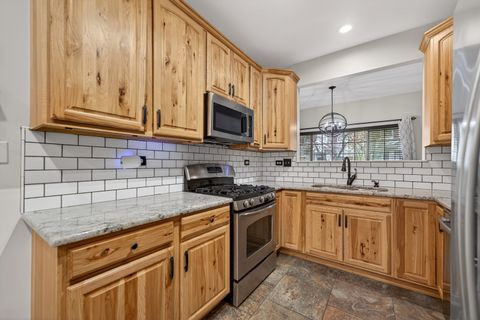 Tiny photo for 2334 Reflections Drive, Aurora, IL 60502 (MLS # 12597290)