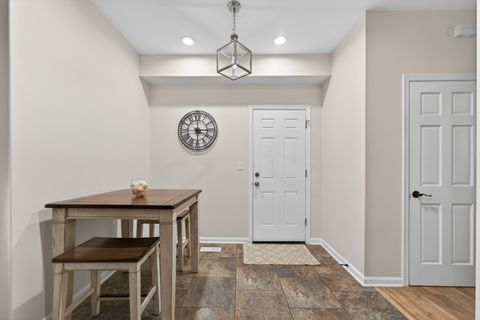 Tiny photo for 2334 Reflections Drive, Aurora, IL 60502 (MLS # 12597290)