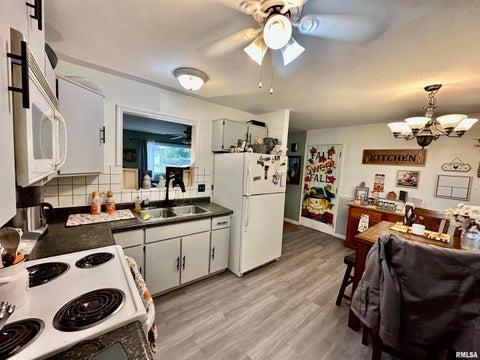 Tiny photo for 7 VISTA Court, Davenport, IA 52806 (MLS # 12687031)