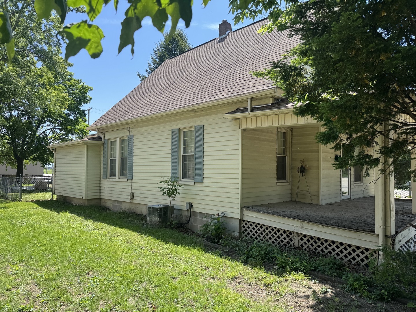 1202 N Champaign Street