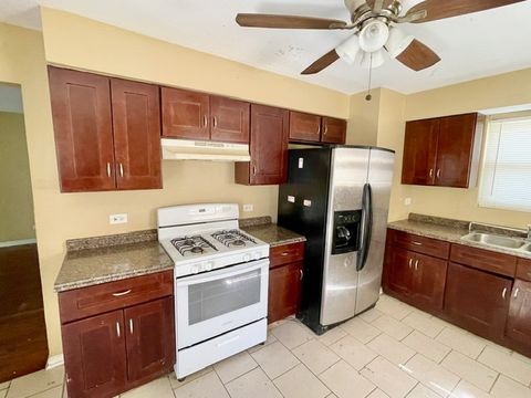 Tiny photo for 9562 S Green Street, Chicago, IL 60643 (MLS # 12485921)