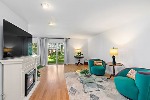 Tiny photo for 2870 Meadow Lane #V1, Schaumburg, IL 60193 (MLS # 12688515)