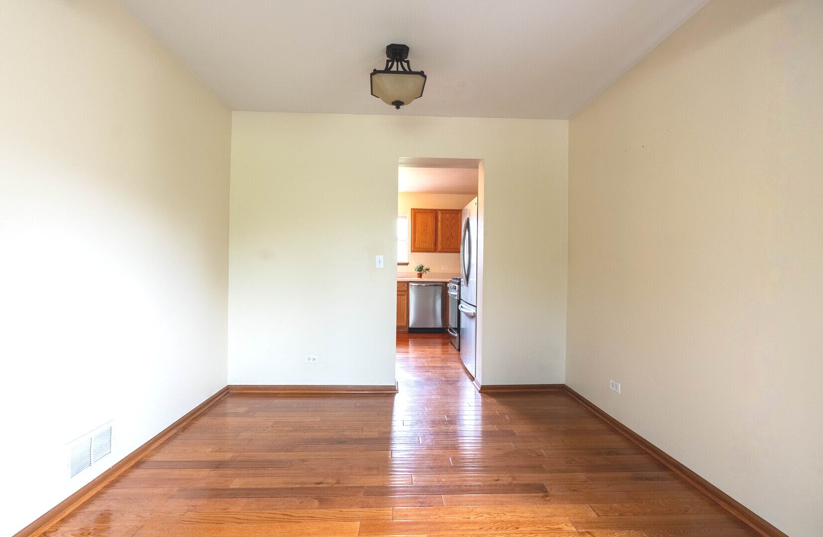 1413 N Metropolitan Avenue