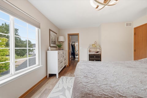 Tiny photo for 689 Fieldcrest Drive #B, South Elgin, IL 60177 (MLS # 12763777)