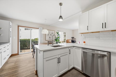 Tiny photo for 689 Fieldcrest Drive #B, South Elgin, IL 60177 (MLS # 12763777)