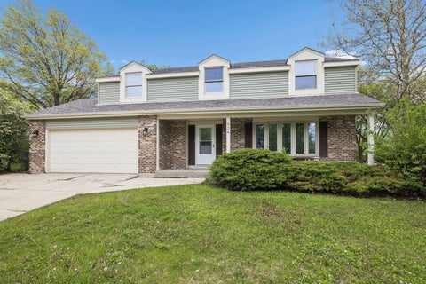 Photo of 904 Iroquois Avenue, Naperville, IL 60563 (MLS # 12564032)