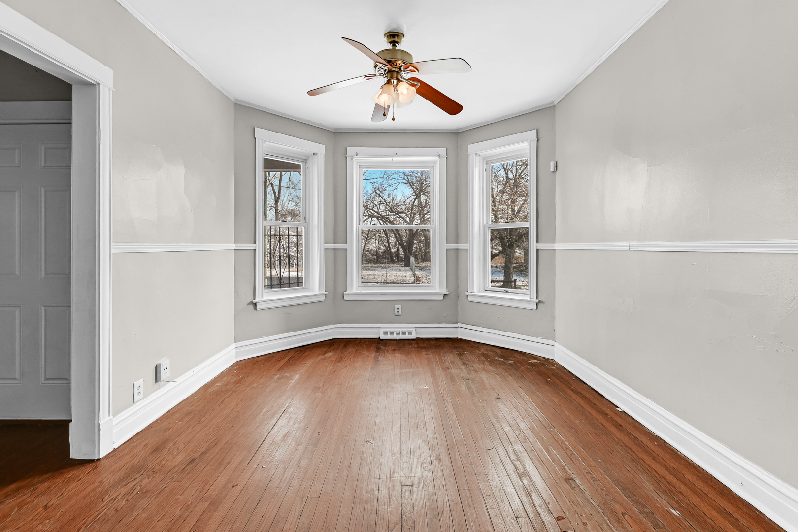 7130 S Langley Avenue