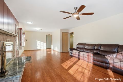 Tiny photo for 1913 Rancho Lane, Des Plaines, IL 60016 (MLS # 12564945)