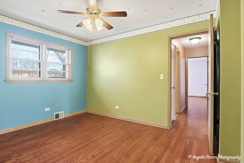 Tiny photo for 1913 Rancho Lane, Des Plaines, IL 60016 (MLS # 12564945)