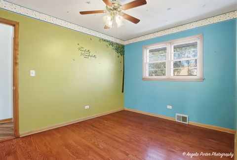 Tiny photo for 1913 Rancho Lane, Des Plaines, IL 60016 (MLS # 12564945)