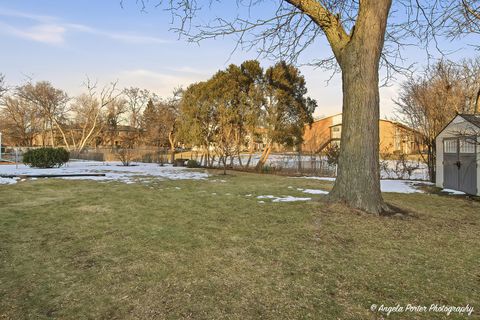 Tiny photo for 1913 Rancho Lane, Des Plaines, IL 60016 (MLS # 12564945)