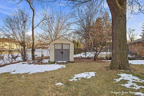Tiny photo for 1913 Rancho Lane, Des Plaines, IL 60016 (MLS # 12564945)